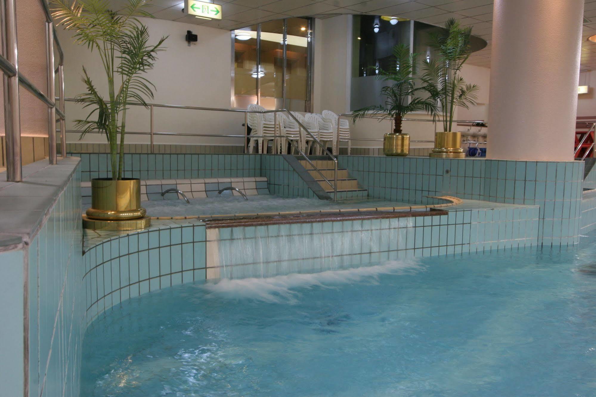 Resort Capsule Sakuragicho Yokohama  Eksteriør billede